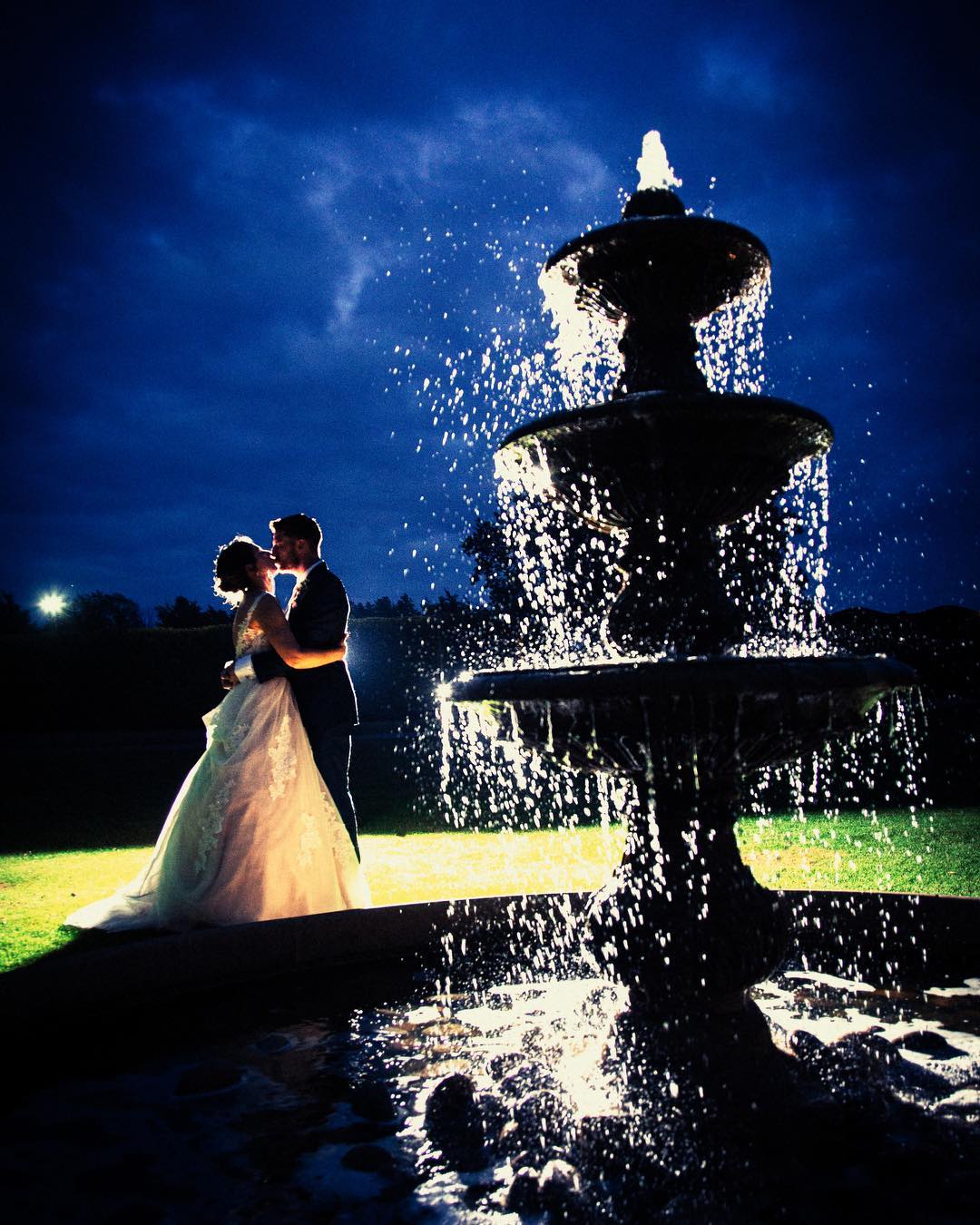 Top photography tips for a December wedding