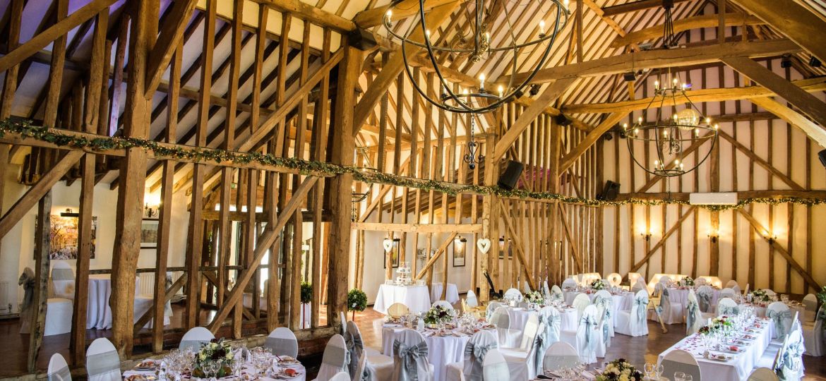 5 reasons to choose a barn wedding
