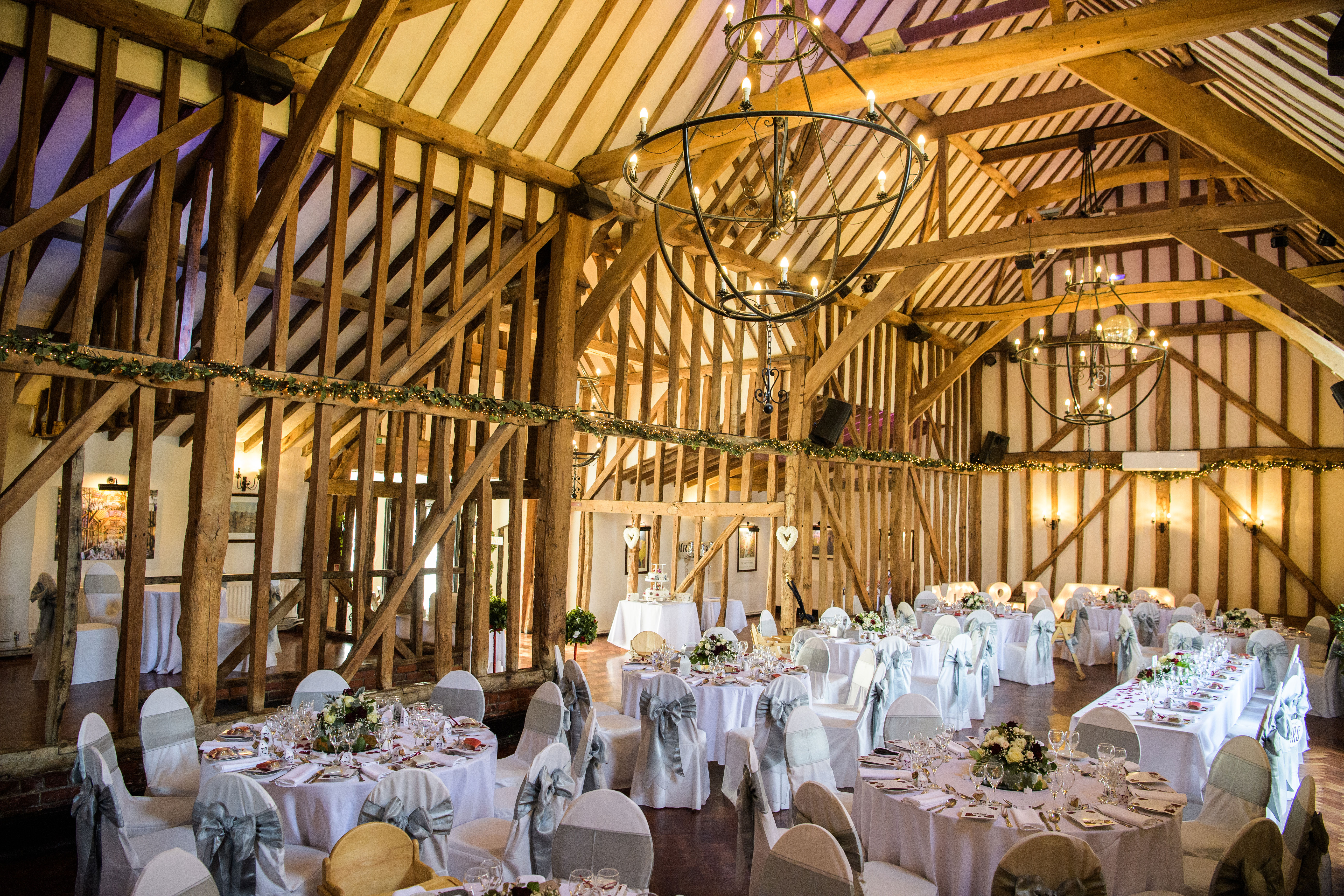 5 reasons to choose a barn wedding
