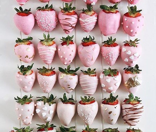 Coated strawberries