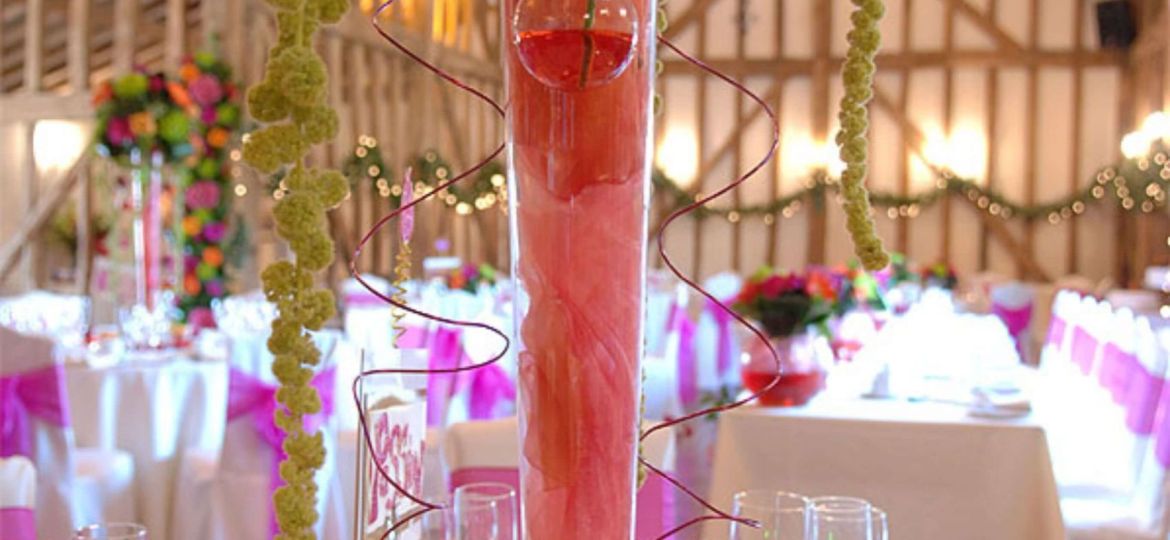 Rose bouquet center piece in a wedding reception
